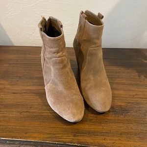 10/$25 Dolce Vita// suede booties , size 8